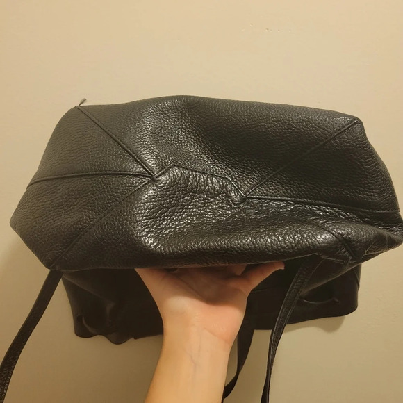 MICHAEL KORS JUNIE MEDIUM FLAP BACKPACK BLACK Pebbled Leather - Picture 5 of 10